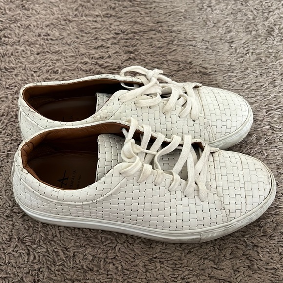 Aquatalia Shoes Aquatalia Leather Sneakers White Used In Good